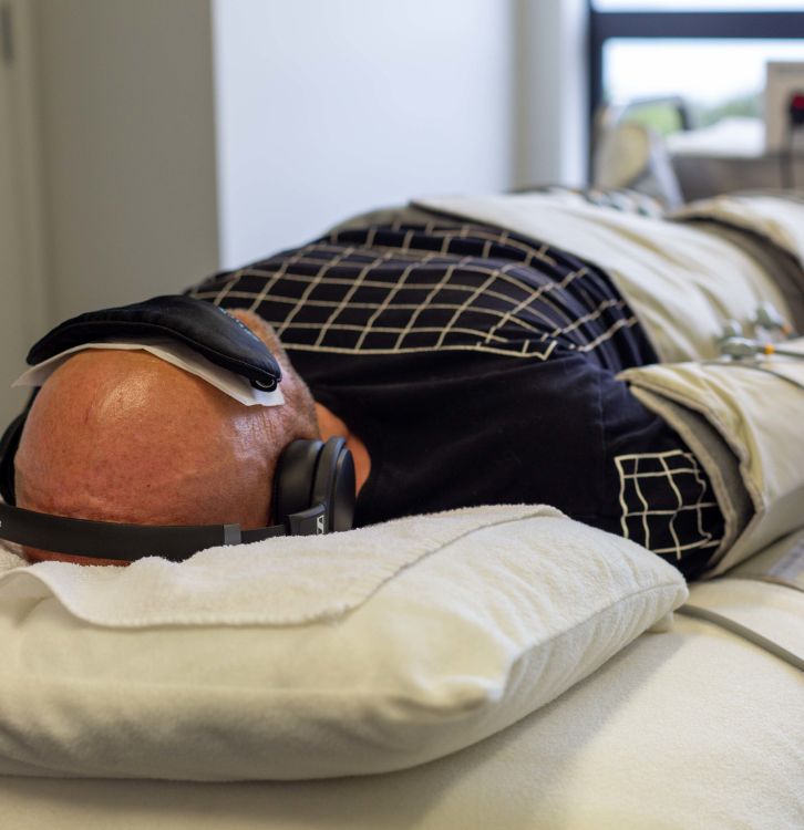Man relaxing during flowpresso session